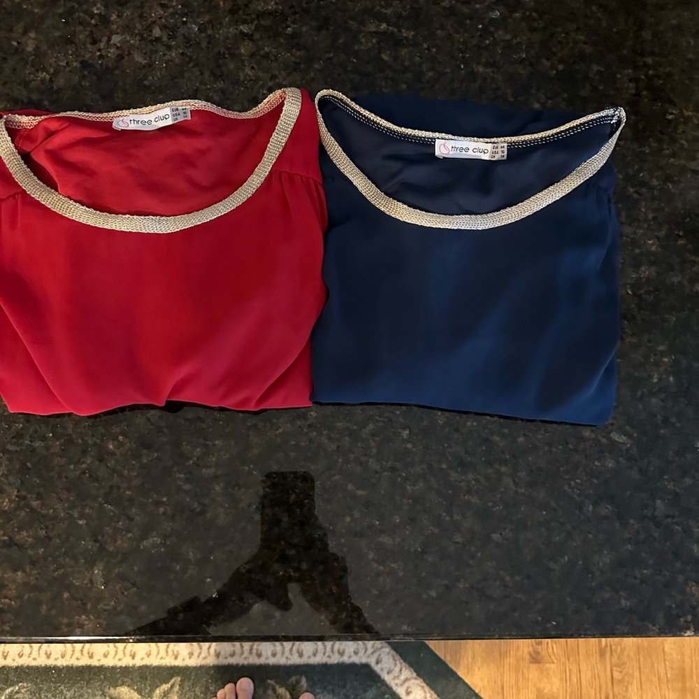New with out tags Size 16 , Navy top